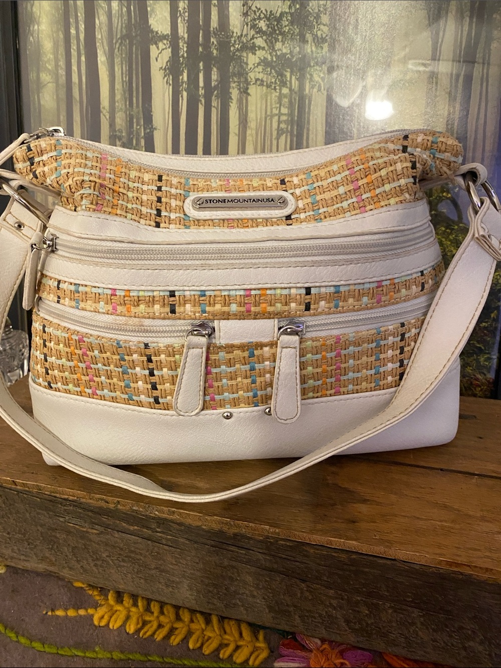 Stone Mountain Accessories White Woven Shoulder Bag with Multicolor Straw Accent